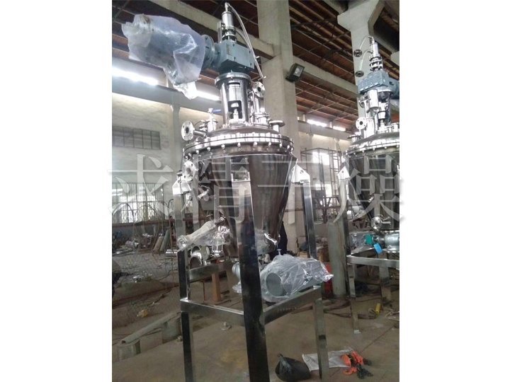 DLZ單錐螺帶真空干燥機